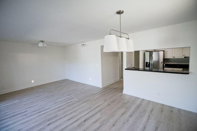 Foto del edificio - Spacious 2 Bedroom, 2 Bathroom Condominium...