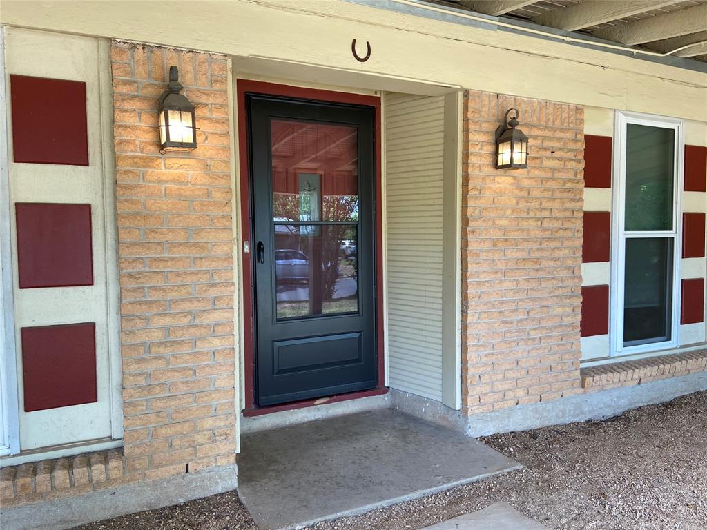 Foto principal - 1406 Green Forest Dr