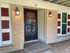 Building Photo - 1406 Green Forest Dr