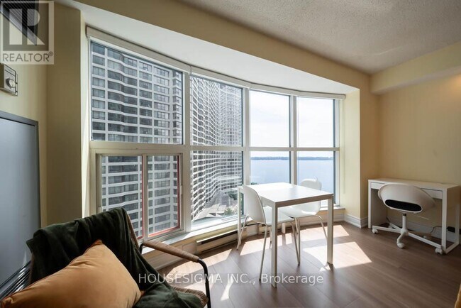 Building Photo - 1806-77-2077 Harbour Square