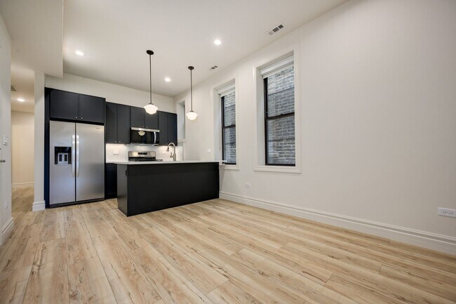 Foto del edificio - 1710 W Belmont Ave