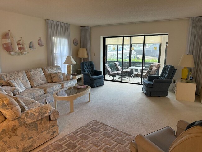 Foto del edificio - 900 Huron Ct