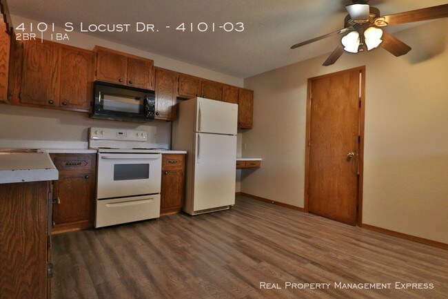 Foto del edificio - 4101 S Locust Dr