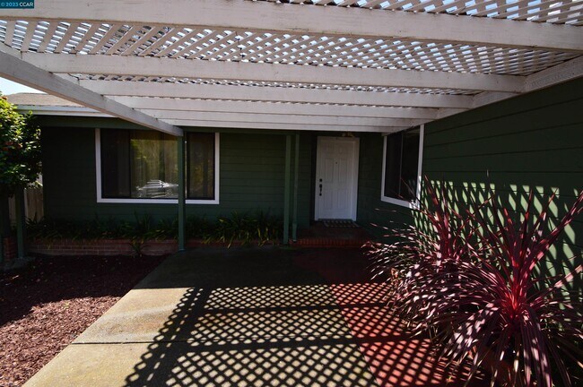 Building Photo - 717 Norvell St