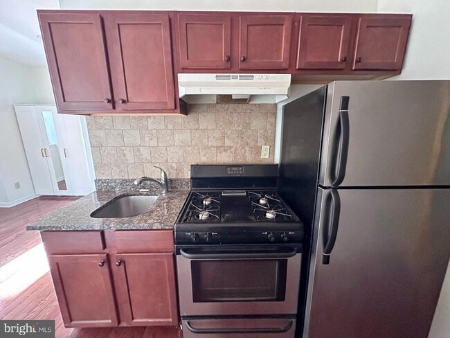 Foto del edificio - 118 S 12th St