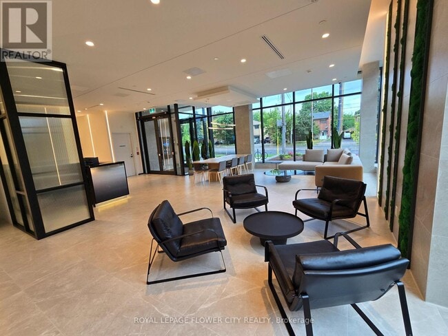 Building Photo - 699-699 Sheppard Ave E