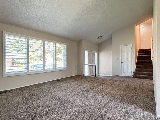 Foto del edificio - Mountain Views at Meadow Cove on 1/4 Acre ...