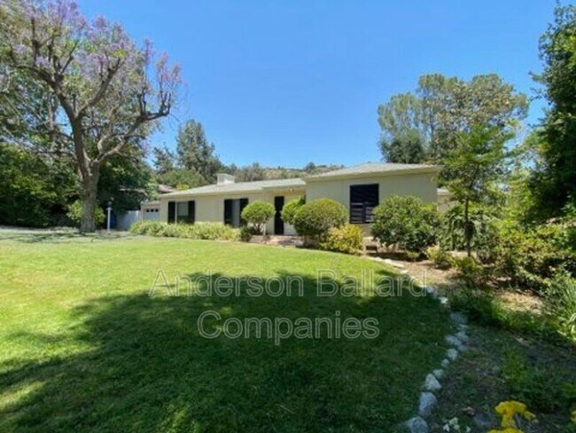 Foto del edificio - 5118 Oakwood Ave