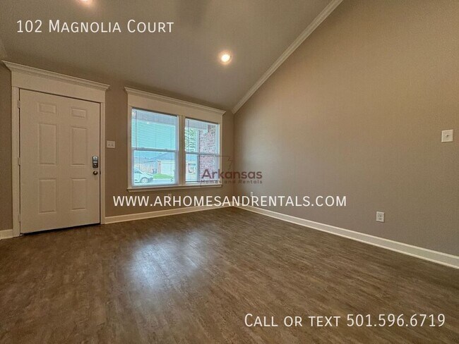 Foto del edificio - 102 Magnolia Ct