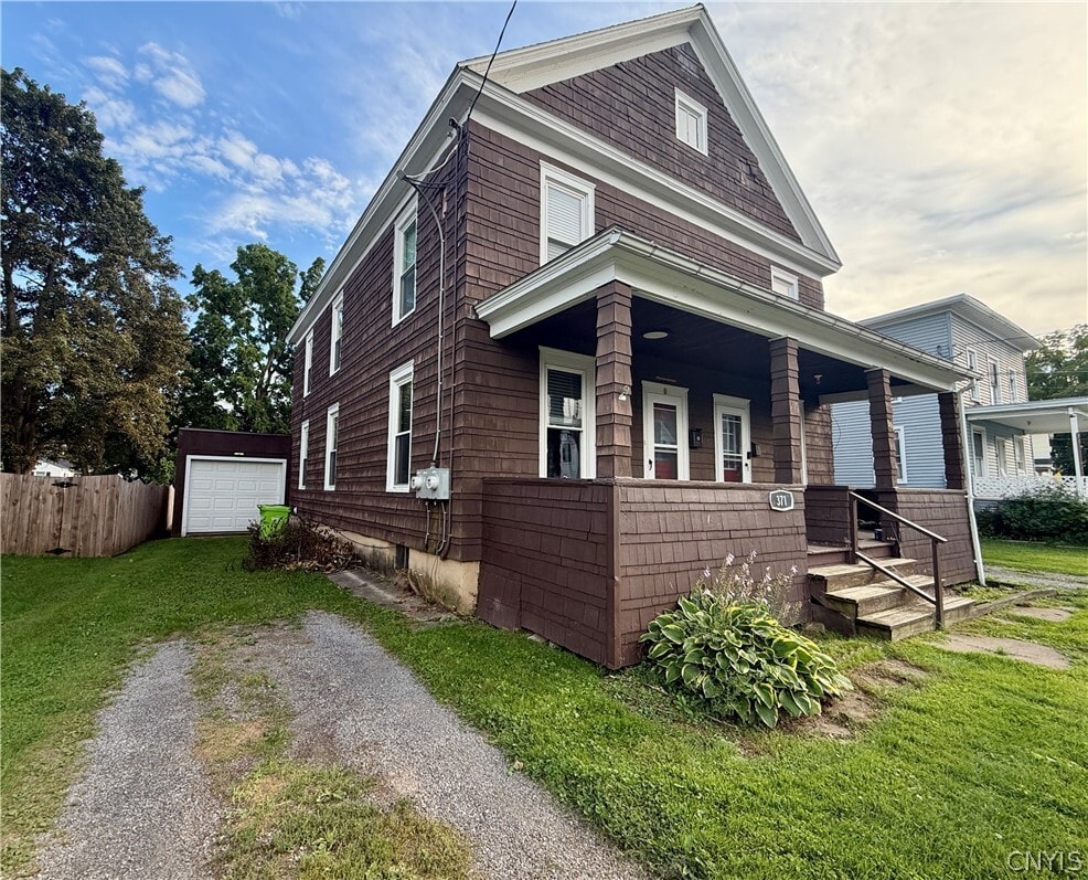 Building Photo - 371 Stone St