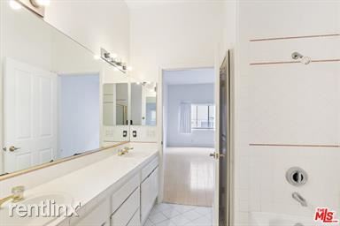 Building Photo - 3 br, 4 bath Condo - 1811 Manning Ave Apt 302