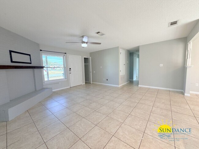 Foto del edificio - 4 miles from Hurlburt Field, 3 Bedroom beautiful home!