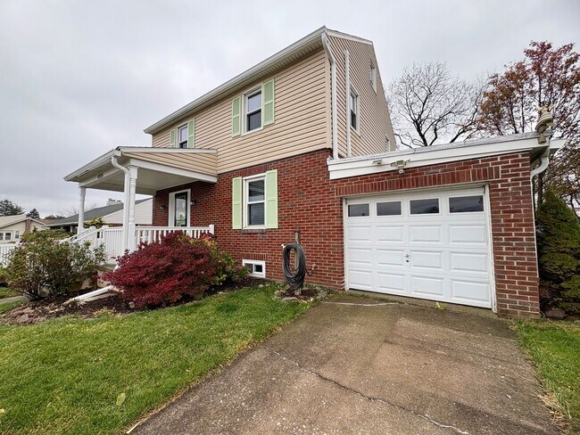 Foto del edificio - 3 Bedroom 1 Bathroom in Harrisburg!