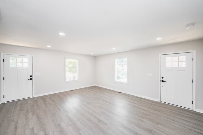 Building Photo - 1008 8th St