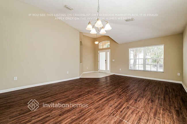 Foto del edificio - 8015 Alamosa Wood Ave
