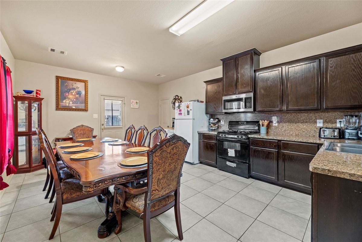 Building Photo - 7867 Galleon Field Ln