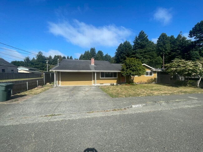 Foto del edificio - 4590 Excelsior Rd