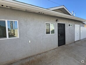 Building Photo - 1406 Oakdale Ave
