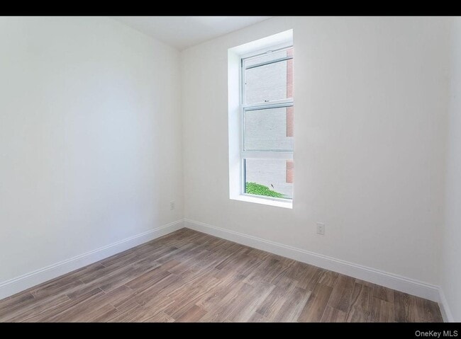 Building Photo - 1062 Clay Ave