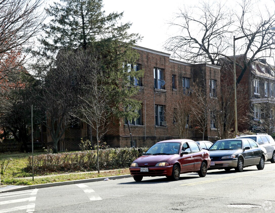 Foto del edificio - 4524 Iowa Ave NW