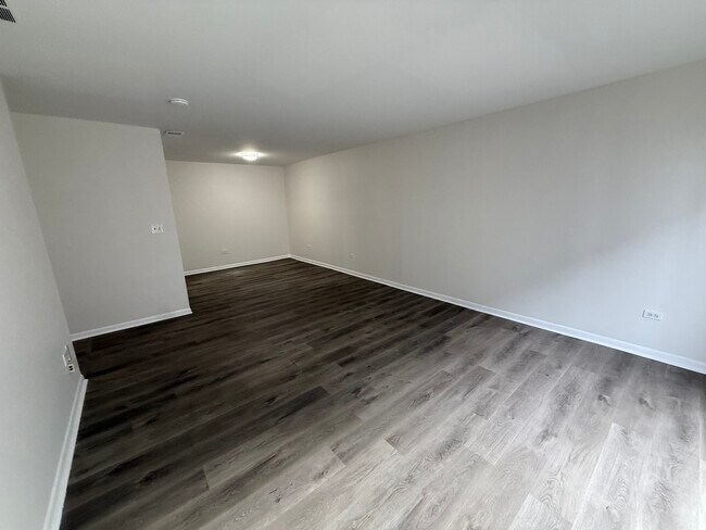 Foto del edificio - 2310 N Harlem Ave