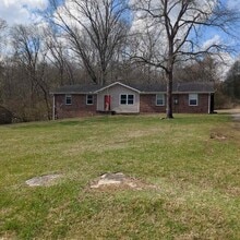 Building Photo - 8705 Saundersville Rd
