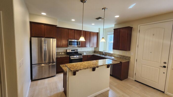Foto principal - Town-home in Alamo Square!