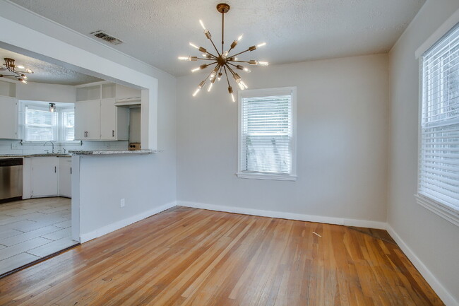 Foto del edificio - Pre-Leasing for July!