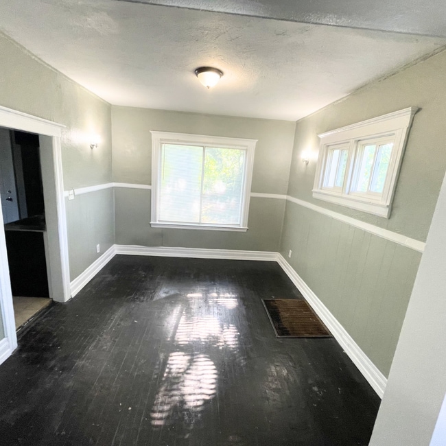 Building Photo - 4755 Holcomb St