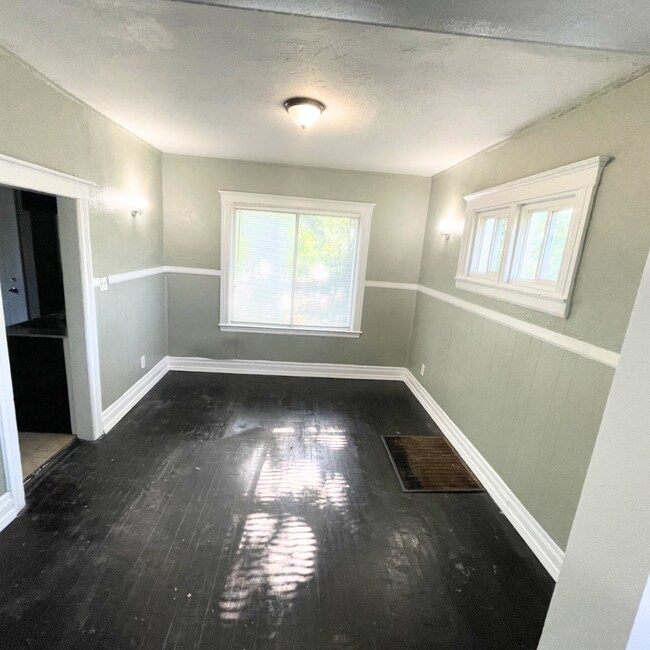 Foto del edificio - 4755 Holcomb St