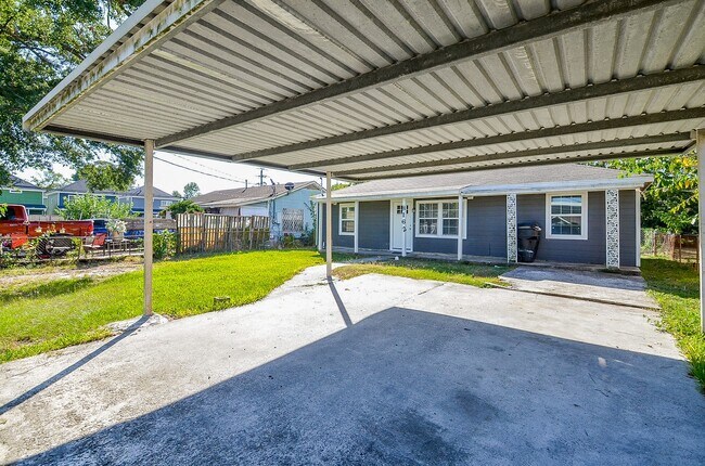 Foto del edificio - 8162 Homewood Ln