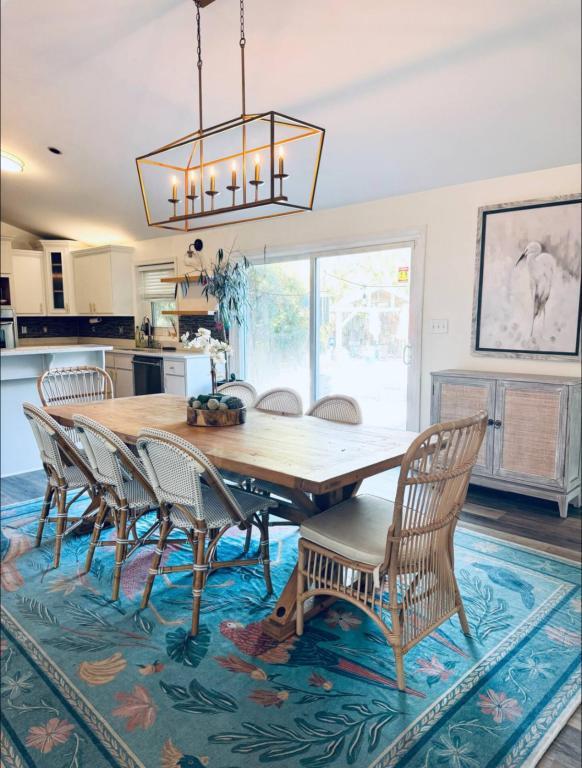 Building Photo - 360 Betsy Rd