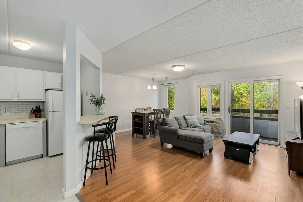 366 Quincy Ave Unit 202, Quincy, MA 02169 Condo for Rent in Quincy