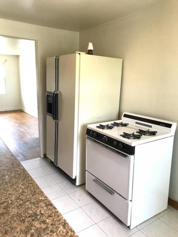 Building Photo - 1001 Vanburen  St  Apt 3 Clarksburg, WV 26301