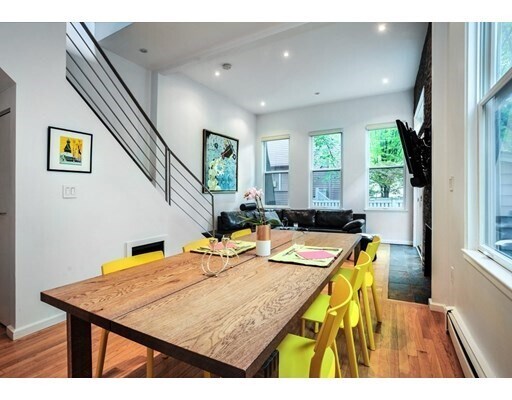 Building Photo - 336 Harvard St