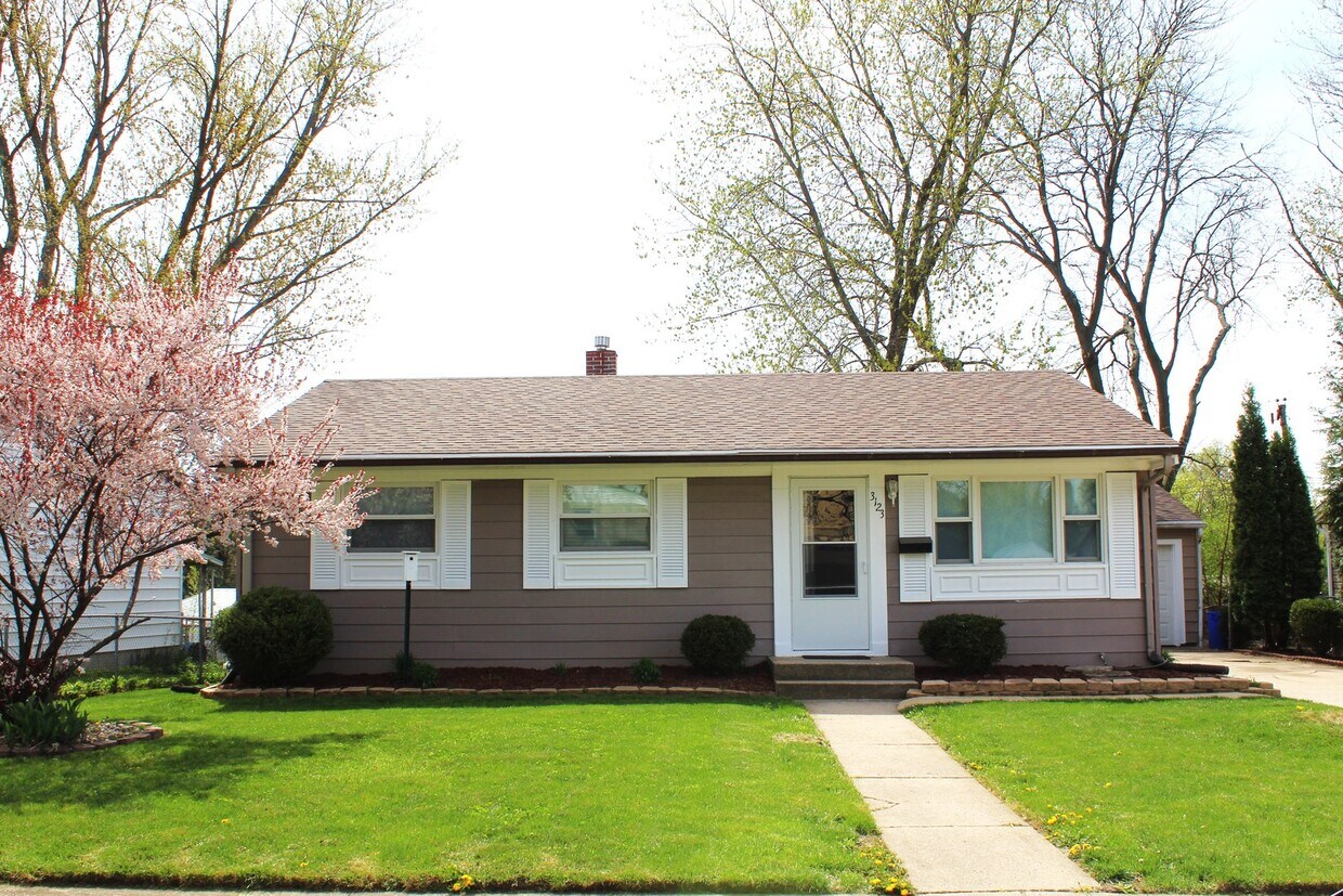 3123 Chadwick Dr, Rockford, IL 61109 House Rental in Rockford, IL