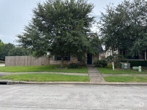 Building Photo - 832 Belvedere Dr