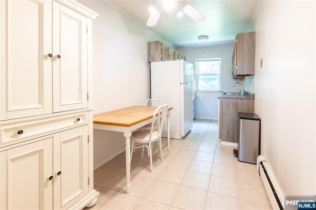 Building Photo - 108 Regency Park