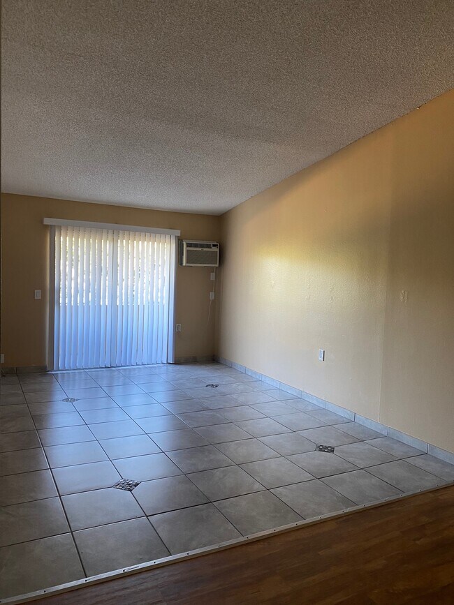 Foto del edificio - 11718 Cohasset St