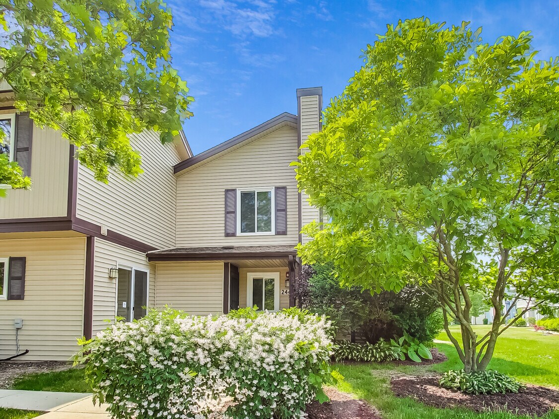 Primary Photo - 2447 Brunswick Cir