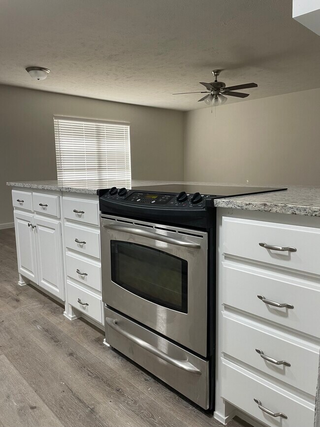 Foto del edificio - 6816 Newcastle Pl