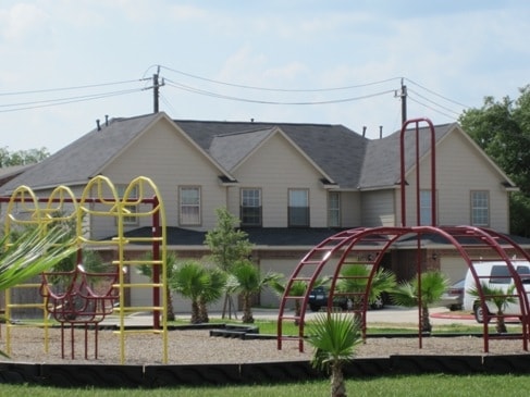 Clifton Oaks Townhomes - Palm Trace Townhomes