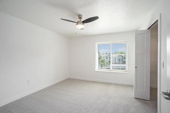 Building Photo - Byron Lakes Apartments