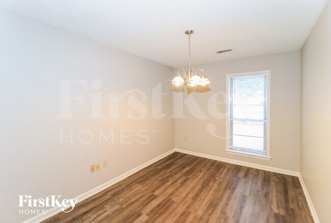 Foto del edificio - 6041 Colonyhill Dr