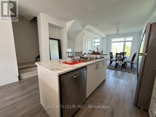 Building Photo - 761 Conlin Rd E