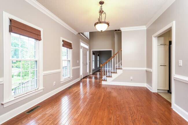 Building Photo - 213 Worthland Ct