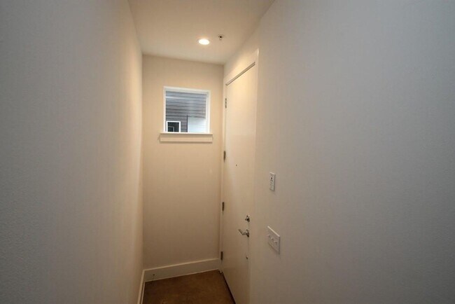 Building Photo - 505 Tillery St