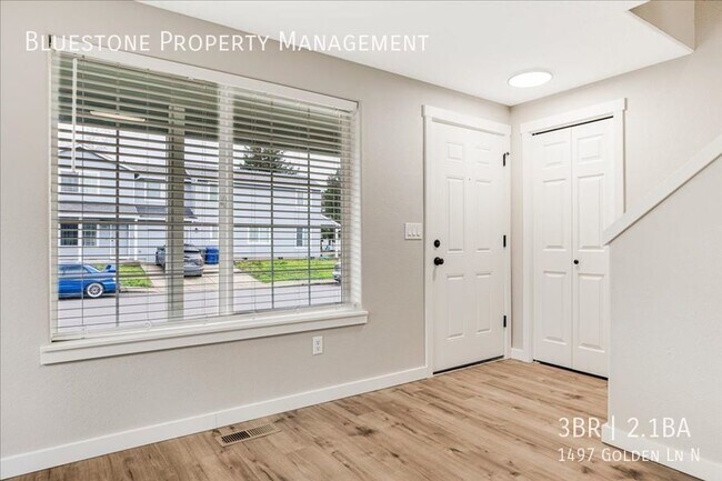 Building Photo - 3 Bedroom, 2.5 Bathroom House located in K...