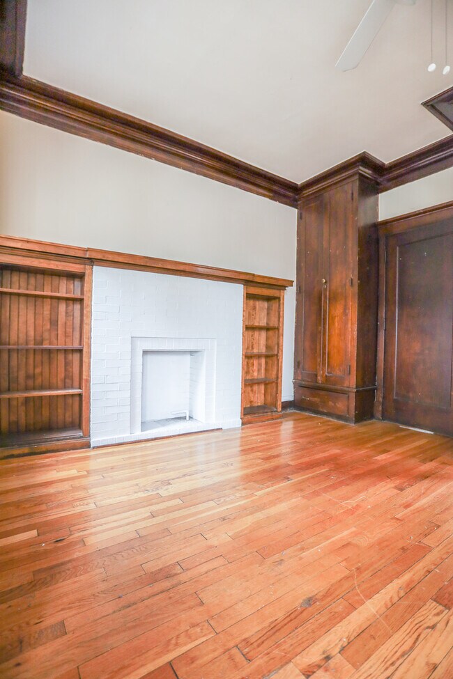 Foto del edificio - 1300 W Albion Ave