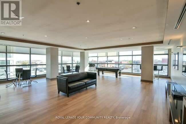 Building Photo - 3985-3985 Grand Park Dr